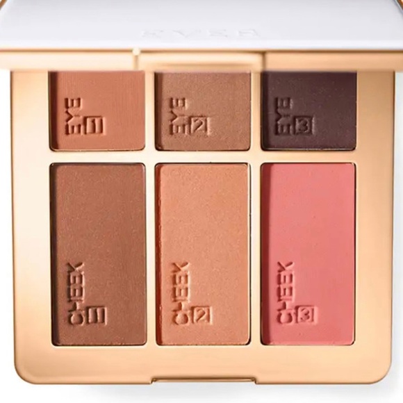 New Ever Out the door cheek and eye shadow palette - Picture 1 of 5